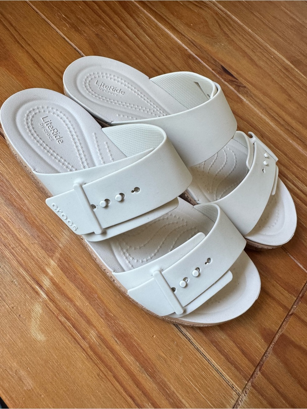 Crocs Brooklyn Buckle low cork sandals - Picture 4 of 7